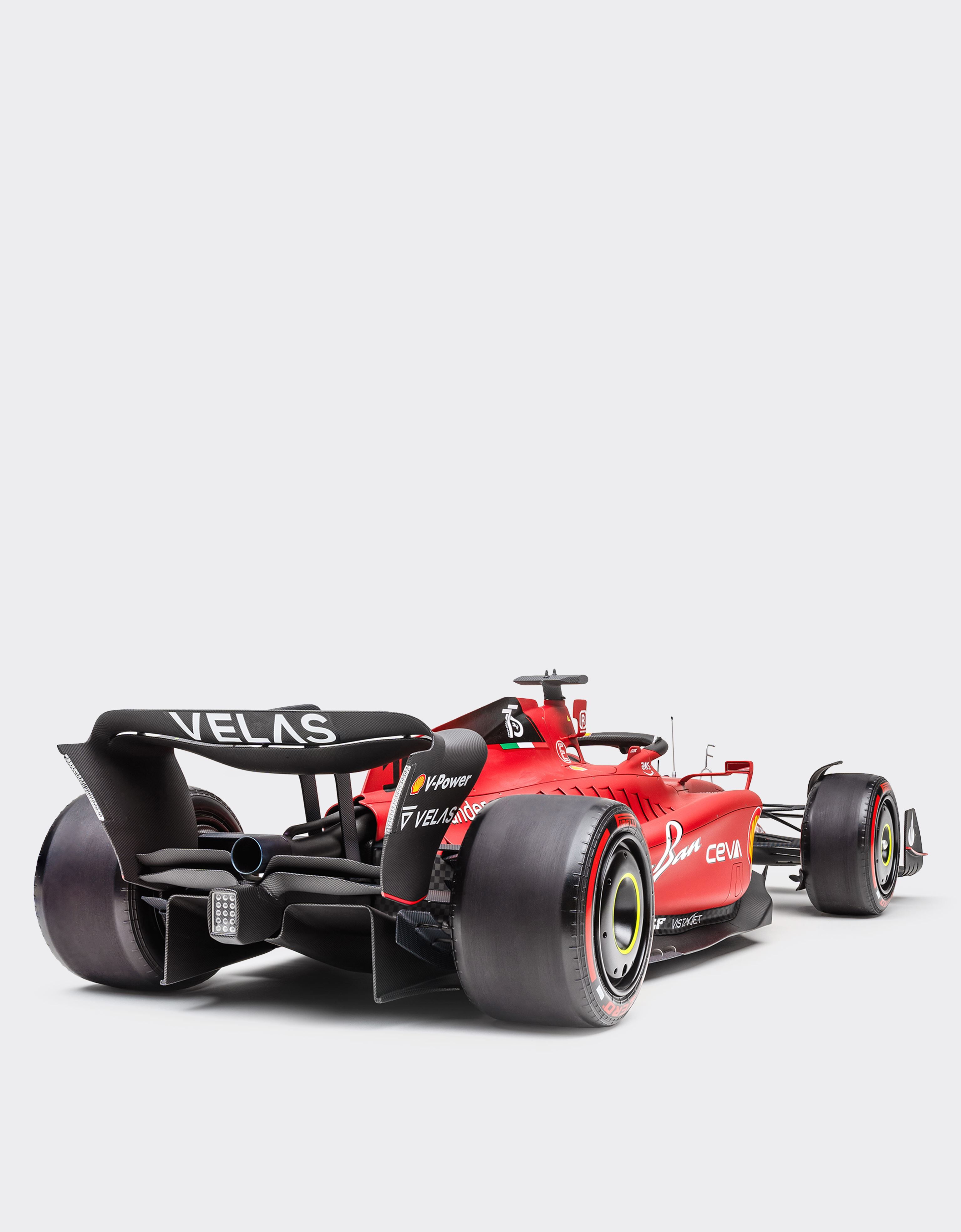 Ferrari F1-75 シャルル・ルクレール モデルカー 1:8スケール、レッド 