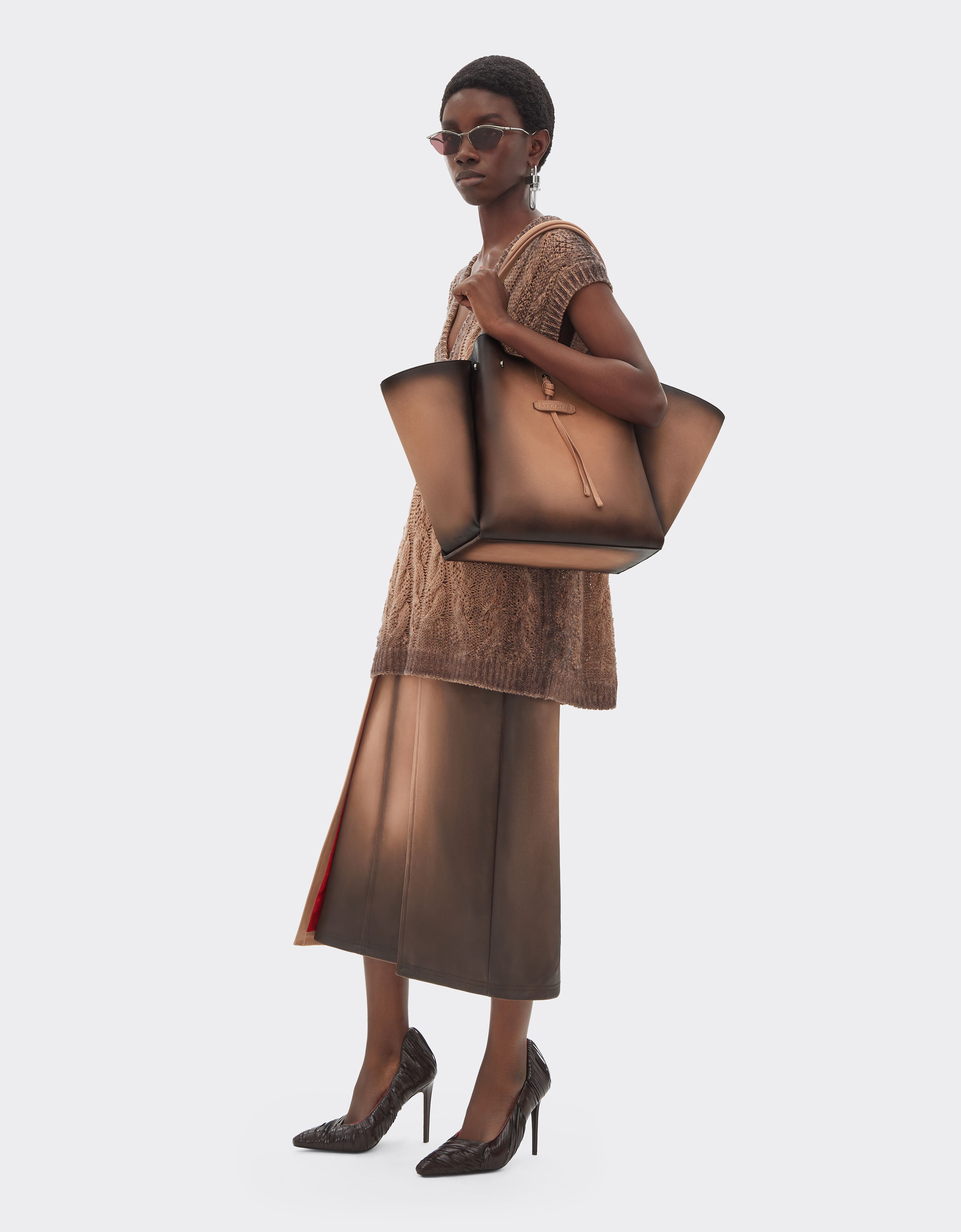 Ferrari Sac cabas en cuir suédé délavé Cipria 51334f