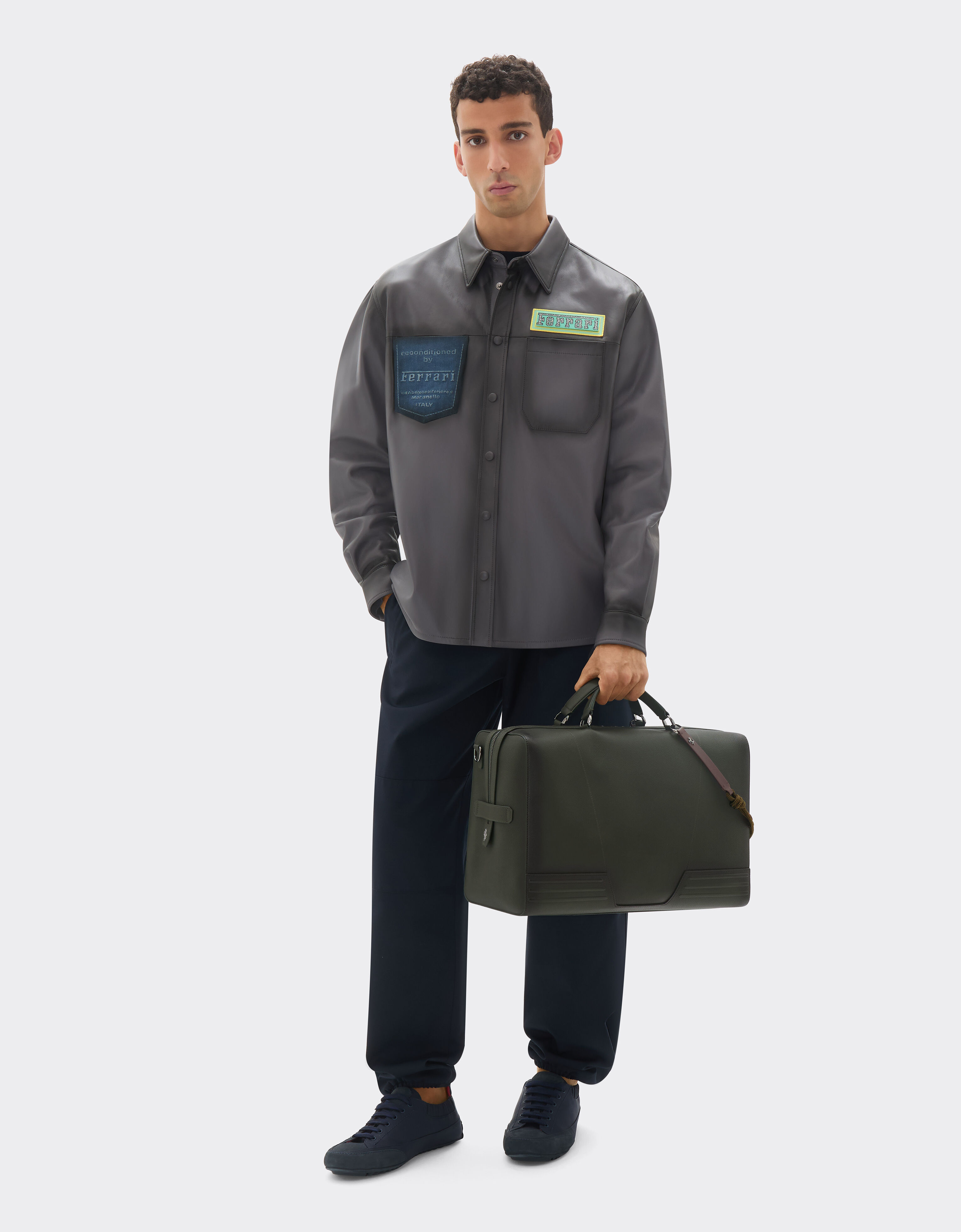 Ferrari Bolsa de viaje GT soft Reacondicionada por Ferrari en cuero sombreado con scooby Verde militar 49878f