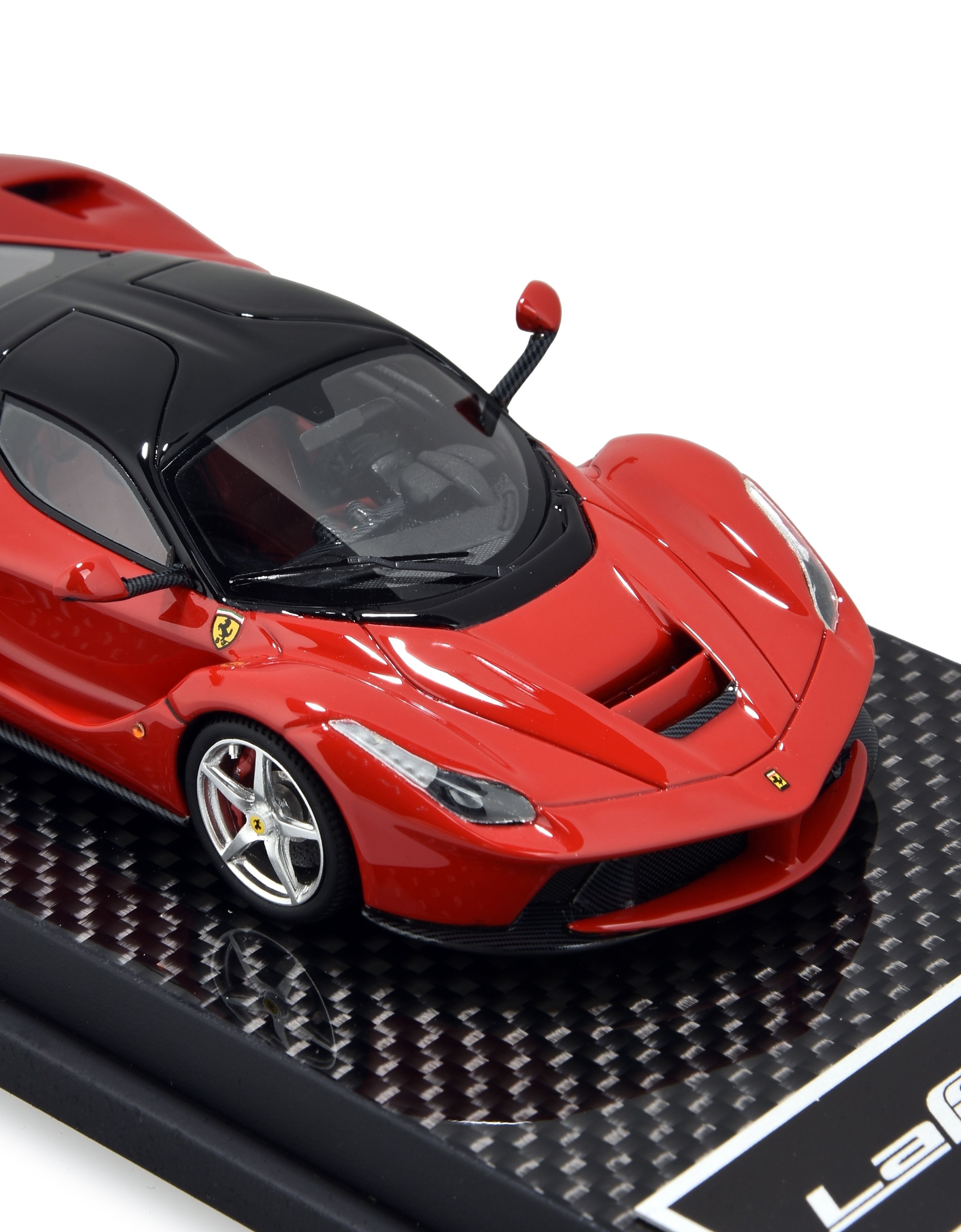 Ferrari LaFerrari model in 1:43 scale Red 13948f