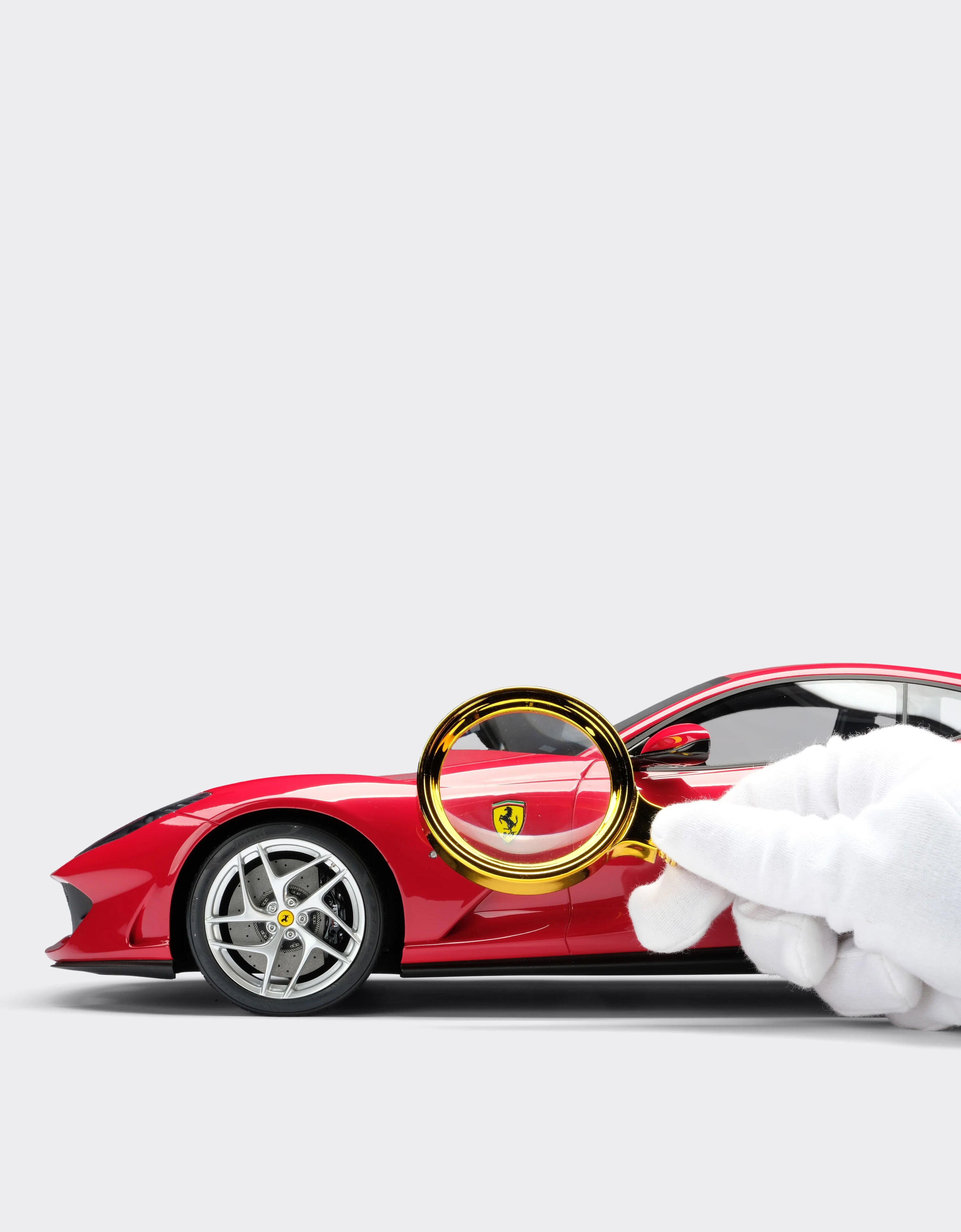 Ferrari Modelo Ferrari 812 Modelo Superfast a escala 1:12 Rojo F0071f