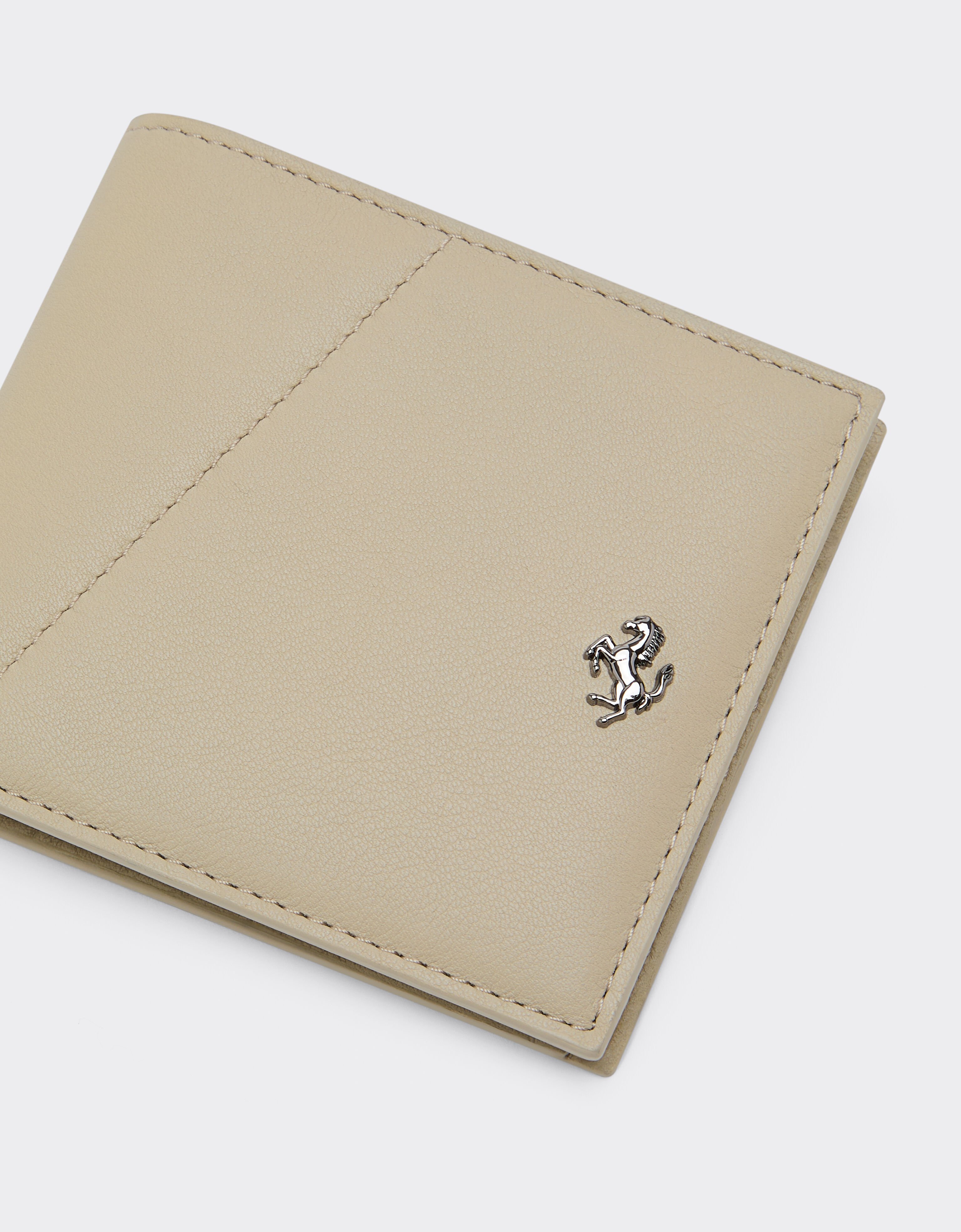 Ferrari Cartera de piel con costura diagonal Gesso 49227f