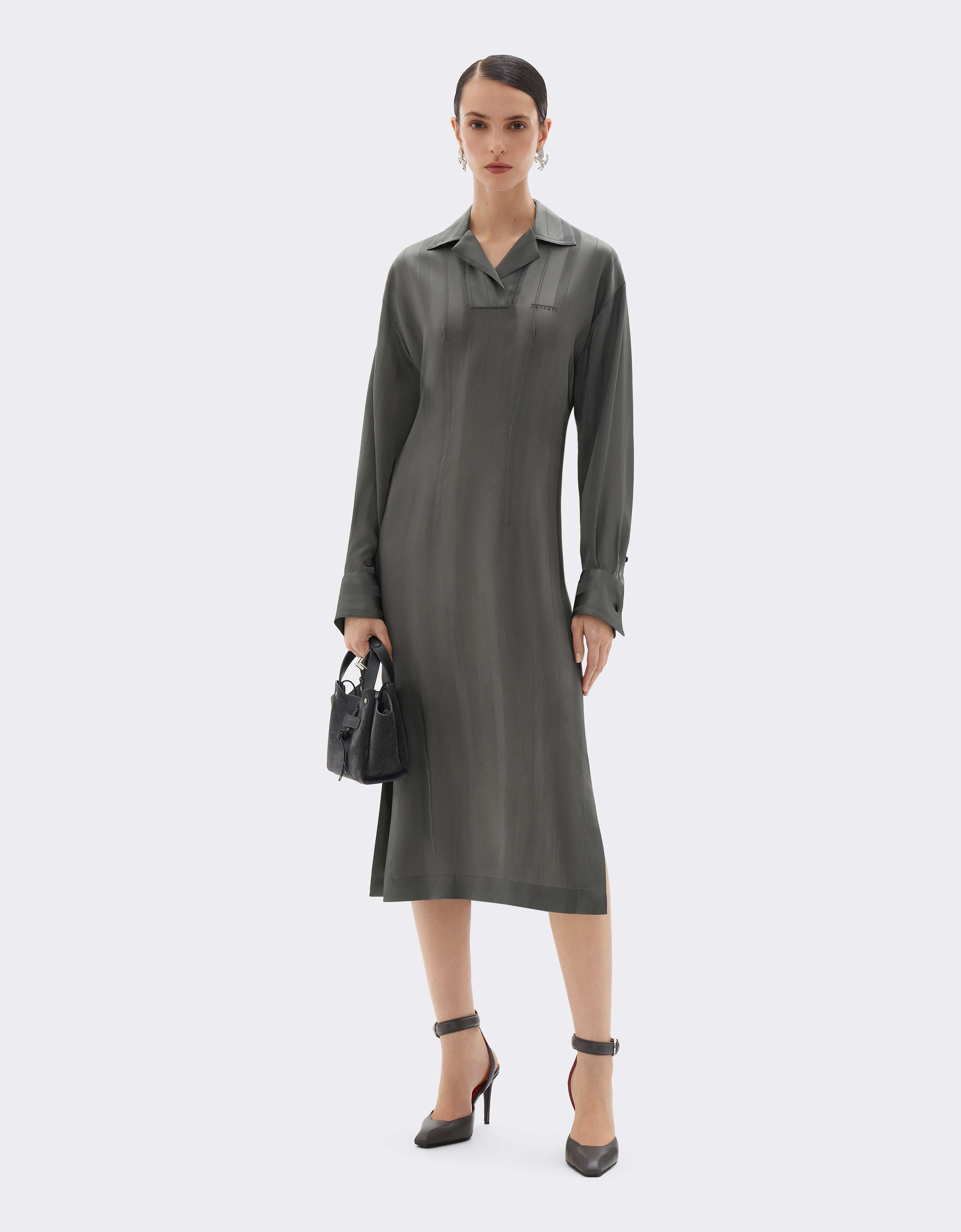Ferrari Vestido midi de mezcla de seda jacquard con rayas Pekín Verde piombo CWWDR0033WAC0001f