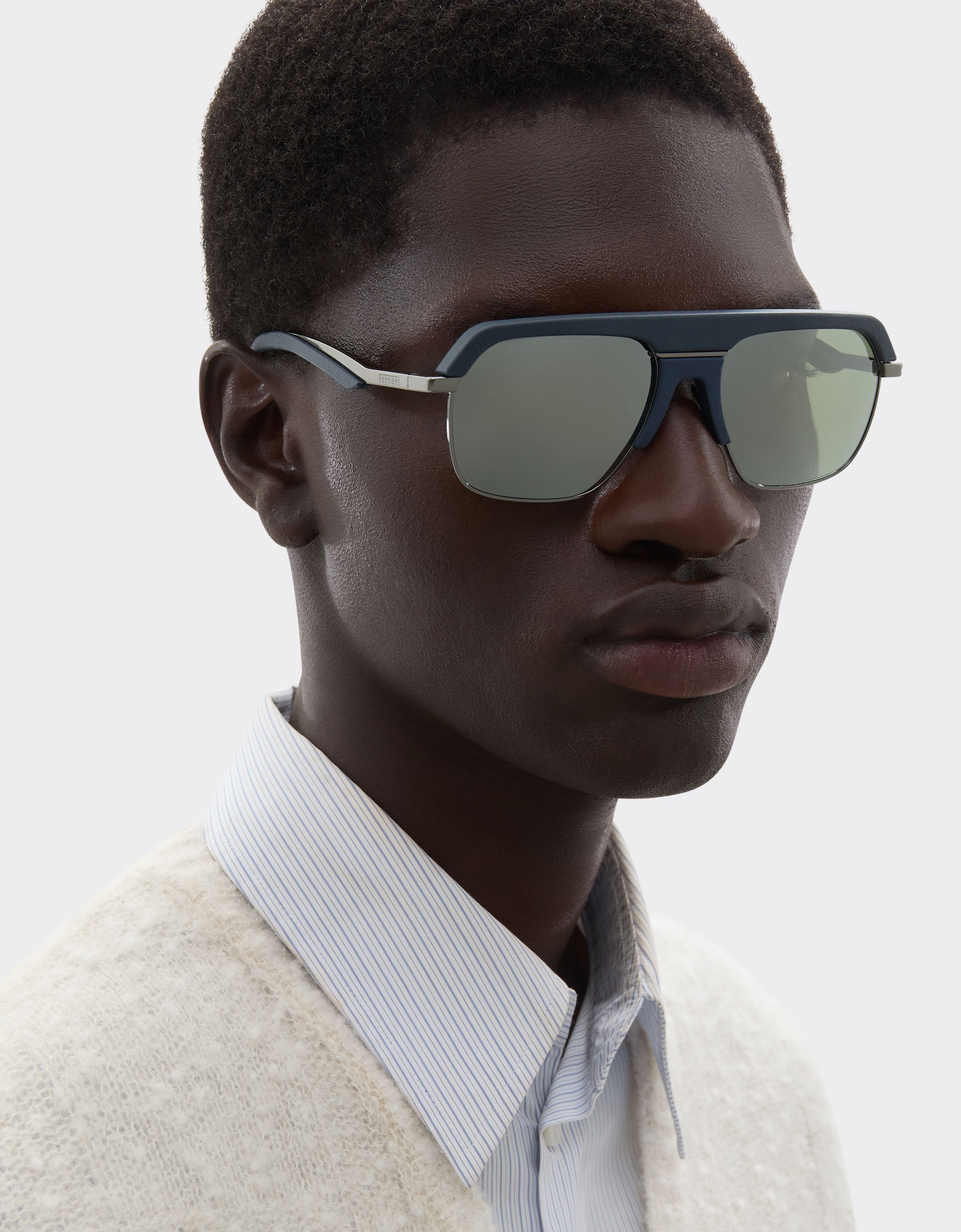 Ferrari Gafas de sol Ferrari de titanio gunmetal cristales espejados grises Azul escocés LA0EPf