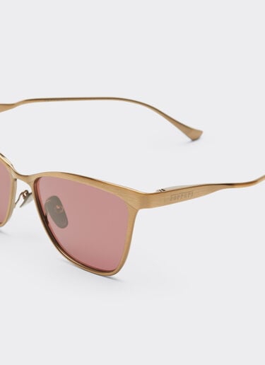 Ferrari Lunettes de soleil Ferrari en métal  gris/marron brossé avec verres polarisés rouges Ingrid LA0KWf