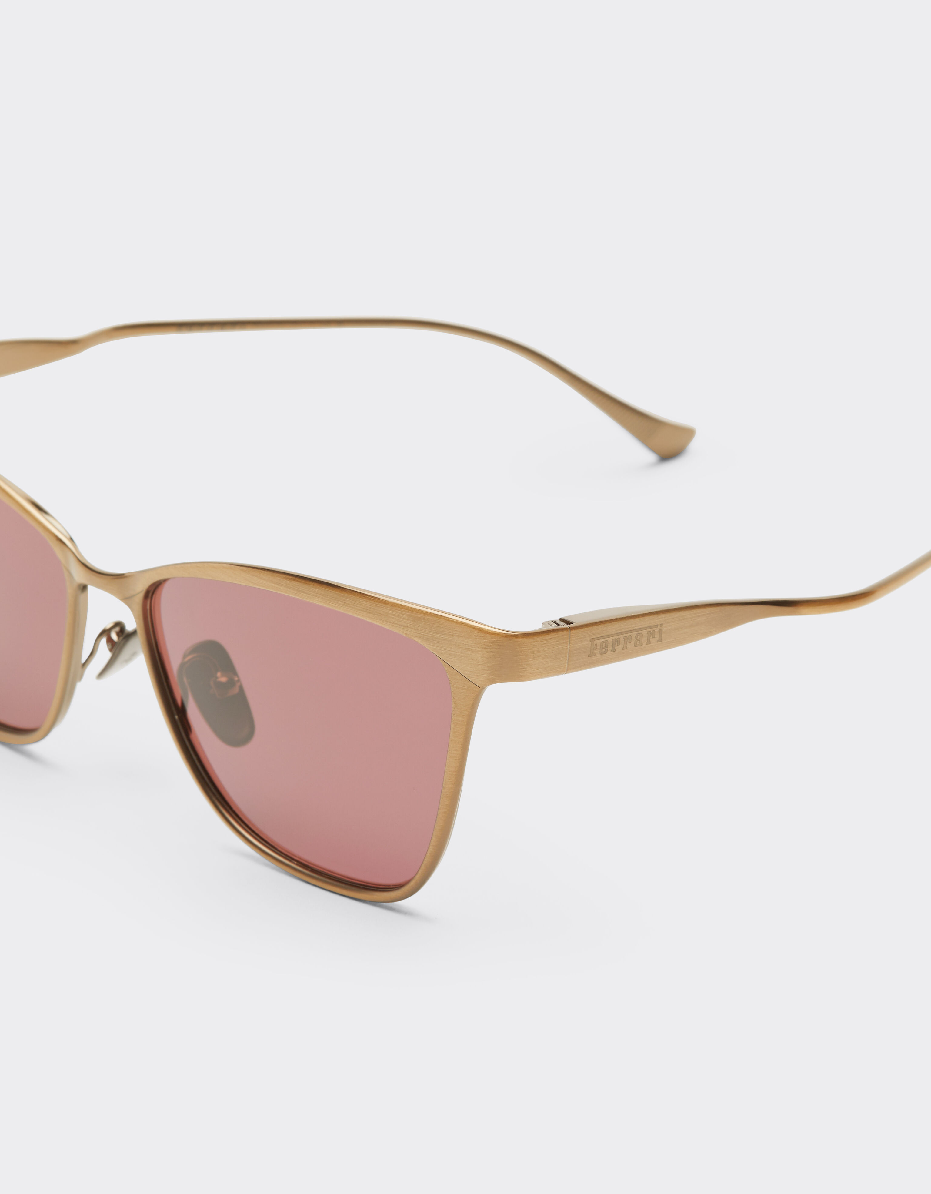 Ferrari Lunettes de soleil Ferrari en métal  gris/marron brossé avec verres polarisés rouges Ingrid LA0KWf