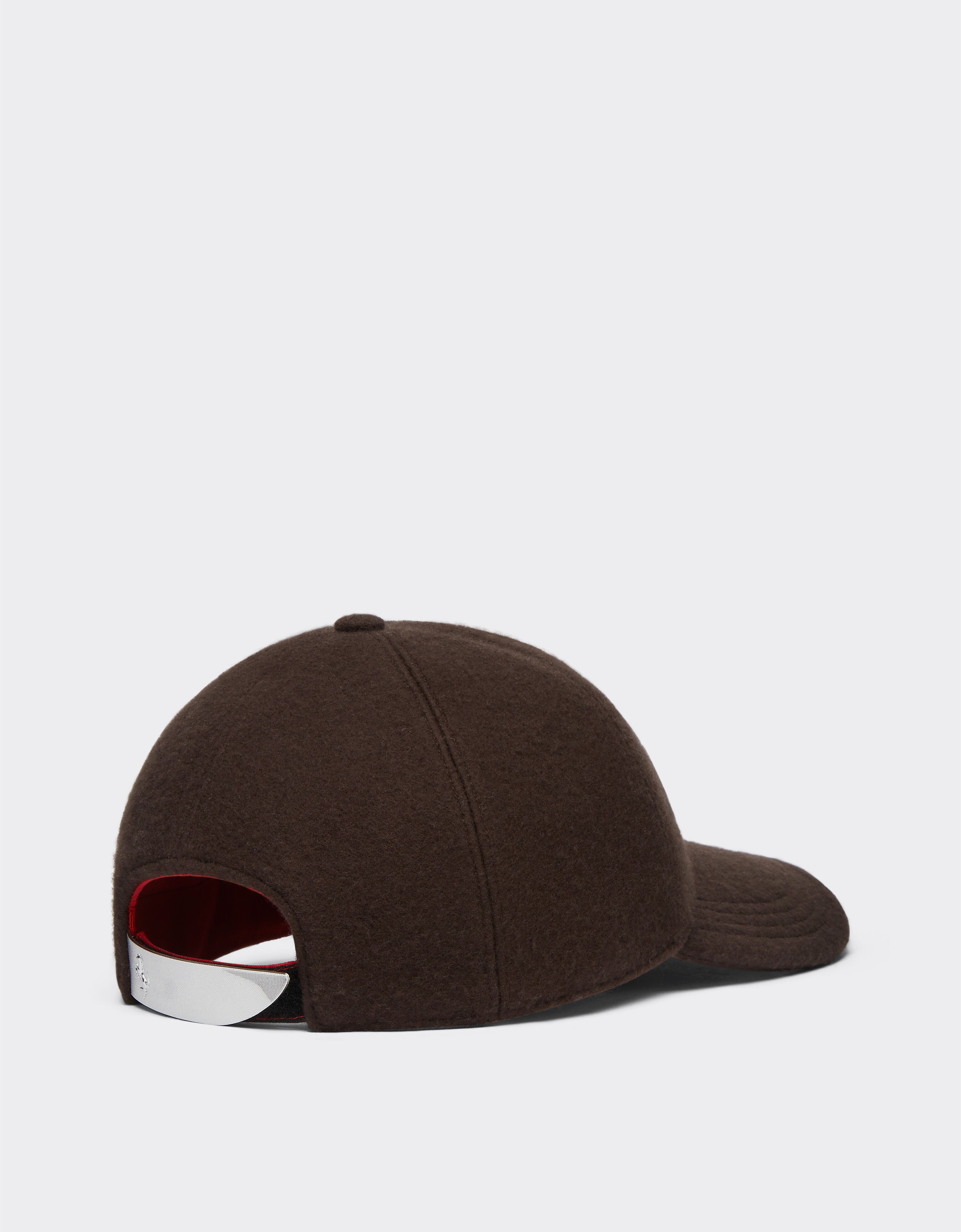 Ferrari Gorra de béisbol de lana doble con logotipo Ferrari bordado Marrón oscuro 21347f