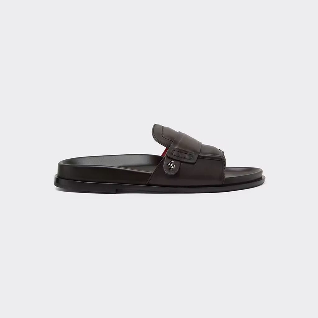 Slider de piel con Cavallino Rampante Ferrari Slider de piel con Cavallino Rampante Marrone CSMSD0001XL00018f