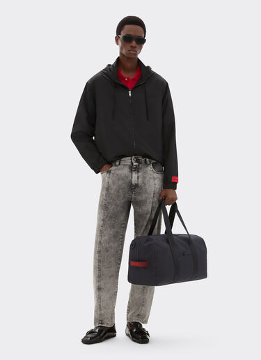 Ferrari Duffle Bag aus Nylon mit Ferrari-Logotape Schwarz 20583f