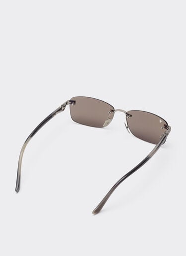 Ferrari Lunettes de soleil Ferrari en titane  argent brossé et acétate avec verres miroir blanc transparent doré Silver LA0L6f