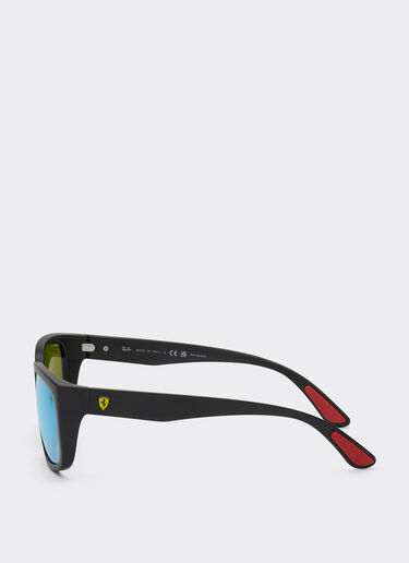 Ferrari Ray-Ban für Scuderia Ferrari RB4443M in schwarzem PEEK mit grün verspiegelten, blau polarisierten Gläsern Mattschwarz F1517f