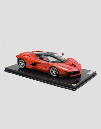 Ferrari Miniatura LaFerrari a escala 1:8 Rojo L2993f