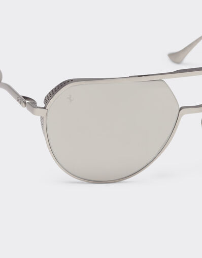 Ferrari Gafas de sol Ferrari de titanio plateado mate con cristales espejados plateados Ingrid LA02Hf