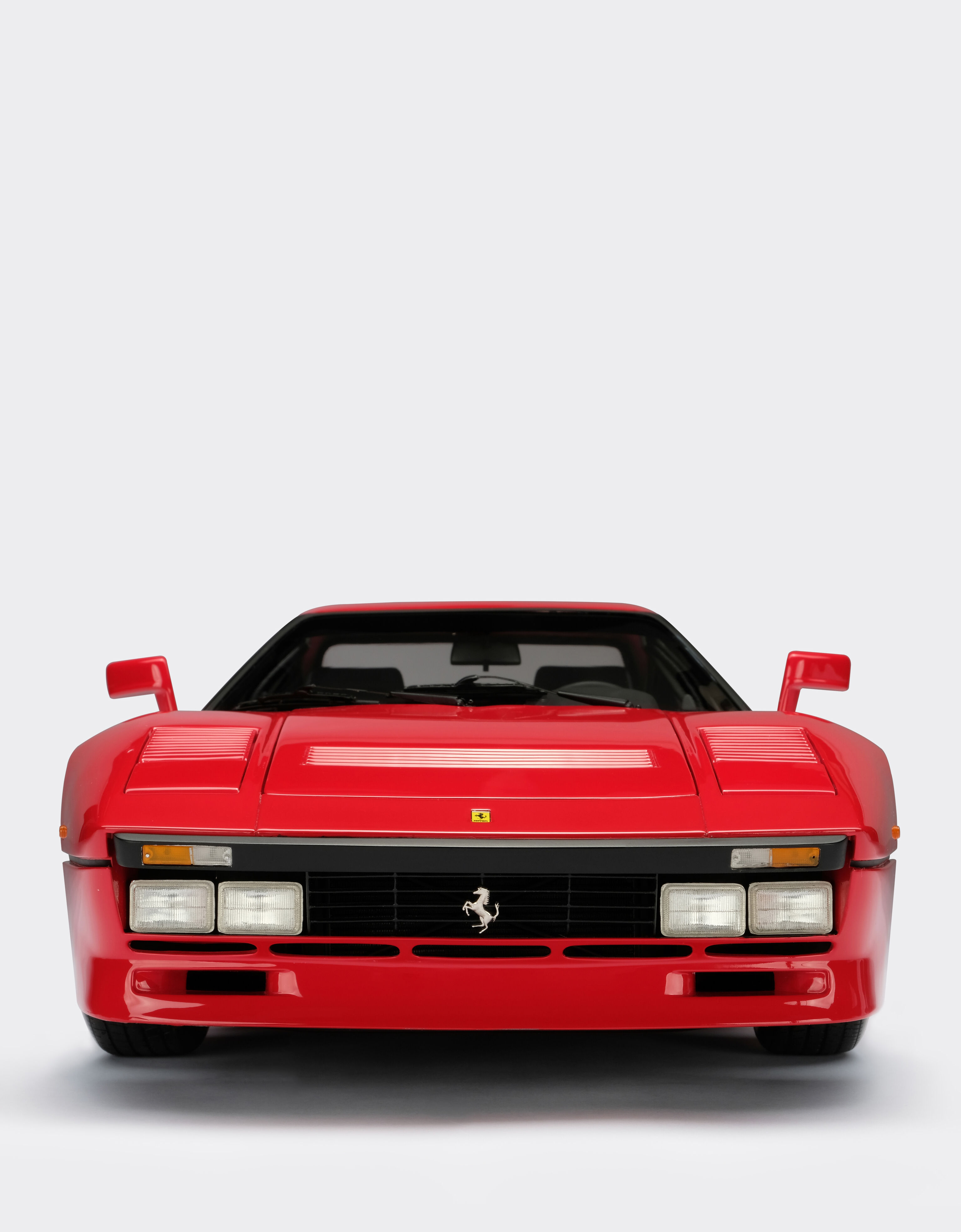 Ferrari Ferrari 288 GTO Le Mans model in 1:18 scale Red L7812f