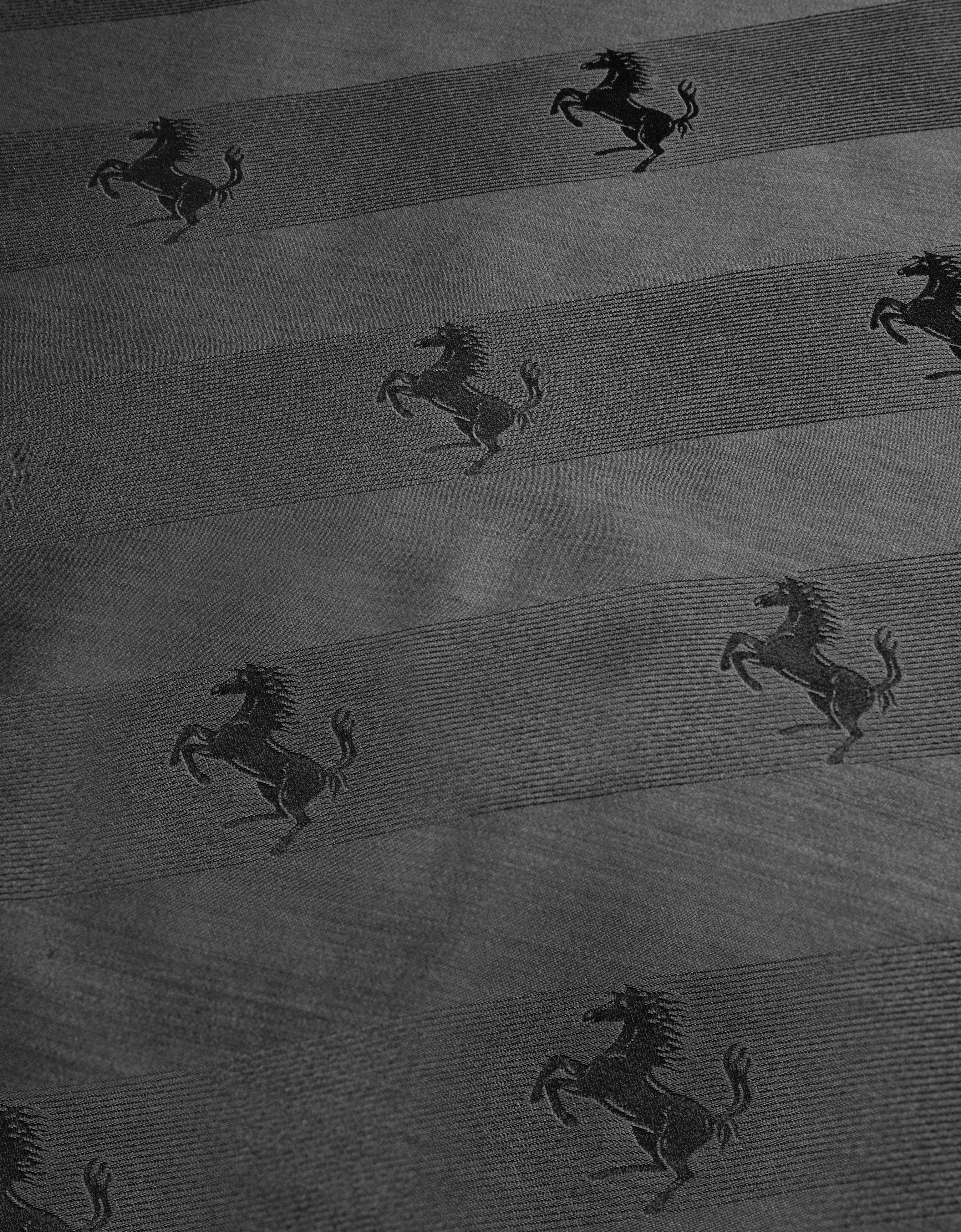 Ferrari 跃马图案羊毛与真丝围巾 Ingrid 47072f