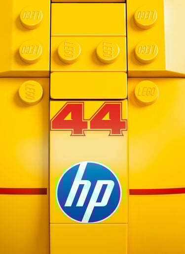 LEGO® Editions Scuderia Ferrari HP Display Set – Lewis Hamilton Helmet and Minifigure Ferrari LEGO® Editions Scuderia Ferrari HP Display Set – Lewis Hamilton Helmet and Minifigure Yellow LA0TY1229EXT0001f