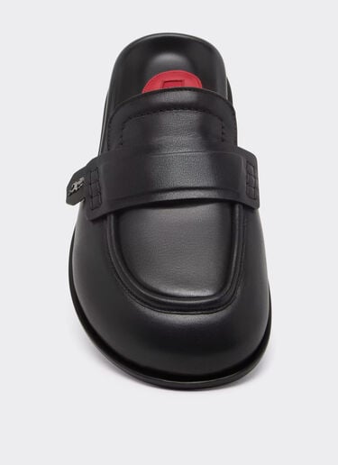 Sabot de piel con el Cavallino Rampante Ferrari Sabot de piel con el Cavallino Rampante Black CSMML0001XL00018f