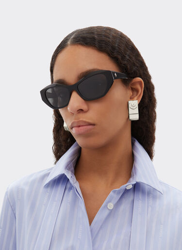 Lunettes de soleil Ferrari en acétate noir brillant avec verres noirs polarisés Ferrari Lunettes de soleil Ferrari en acétate noir brillant avec verres noirs polarisés Nero LA0L2f