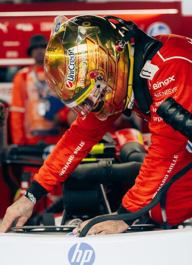 Lewis Hamilton 1:1 Special Edition Helmet for the 2026 Singapore Grand Prix Ferrari Lewis Hamilton 1:1 Special Edition Helmet for the 2026 Singapore Grand Prix Multicolor LS0OT3065EXT0001f