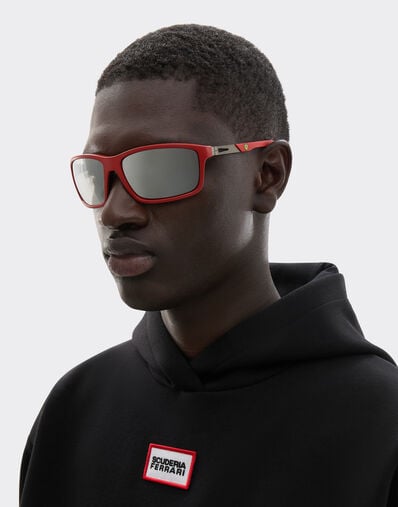Ferrari Ray-Ban for Scuderia Ferrari 0FZ6021 en material inyectado y metal rojo Ferrari mate con lentes grises espejadas Rosso LY0SG1418EXT0001f