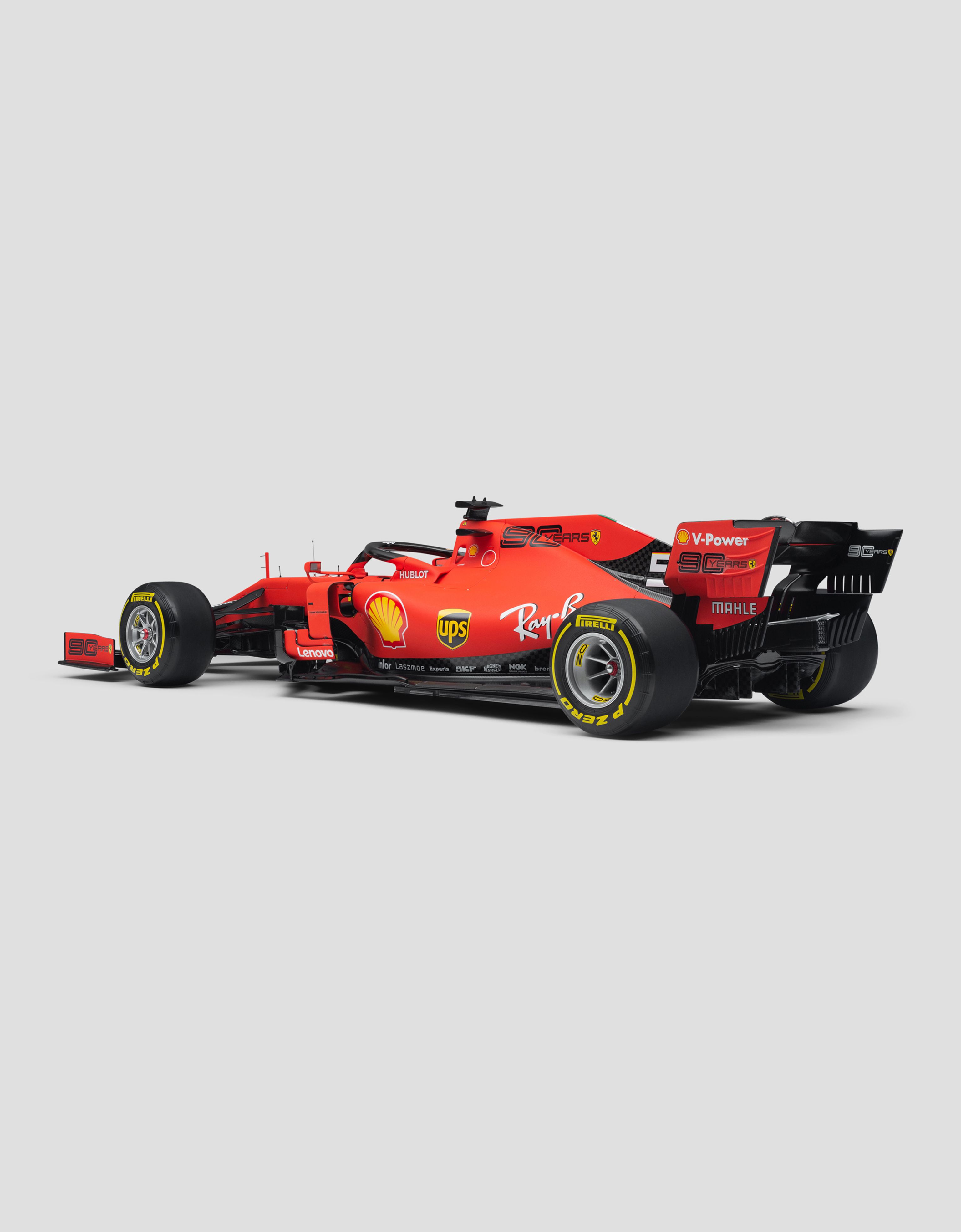 Ferrari Ferrari SF90 Vettel model in 1:8 scale Red L7981f
