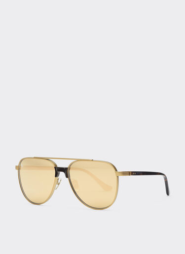 Lunettes de soleil Ferrari en titane couleur or mat et acétate avec verres jaune doré transparents miroirs Ferrari Lunettes de soleil Ferrari en titane couleur or mat et acétate avec verres jaune doré transparents miroirs Oro LA0KSf