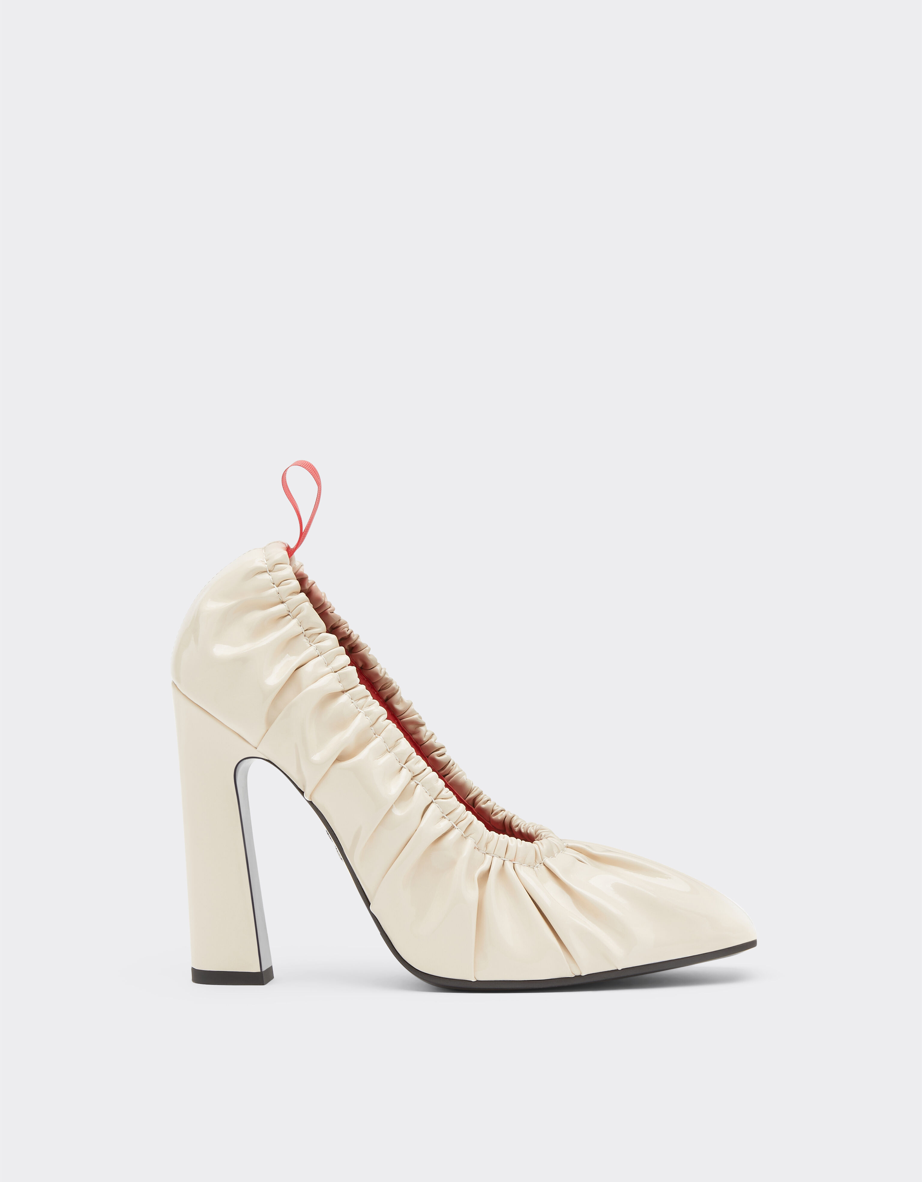 ${brand} Patent leather curled pump shoe ${colorDescription} ${masterID}