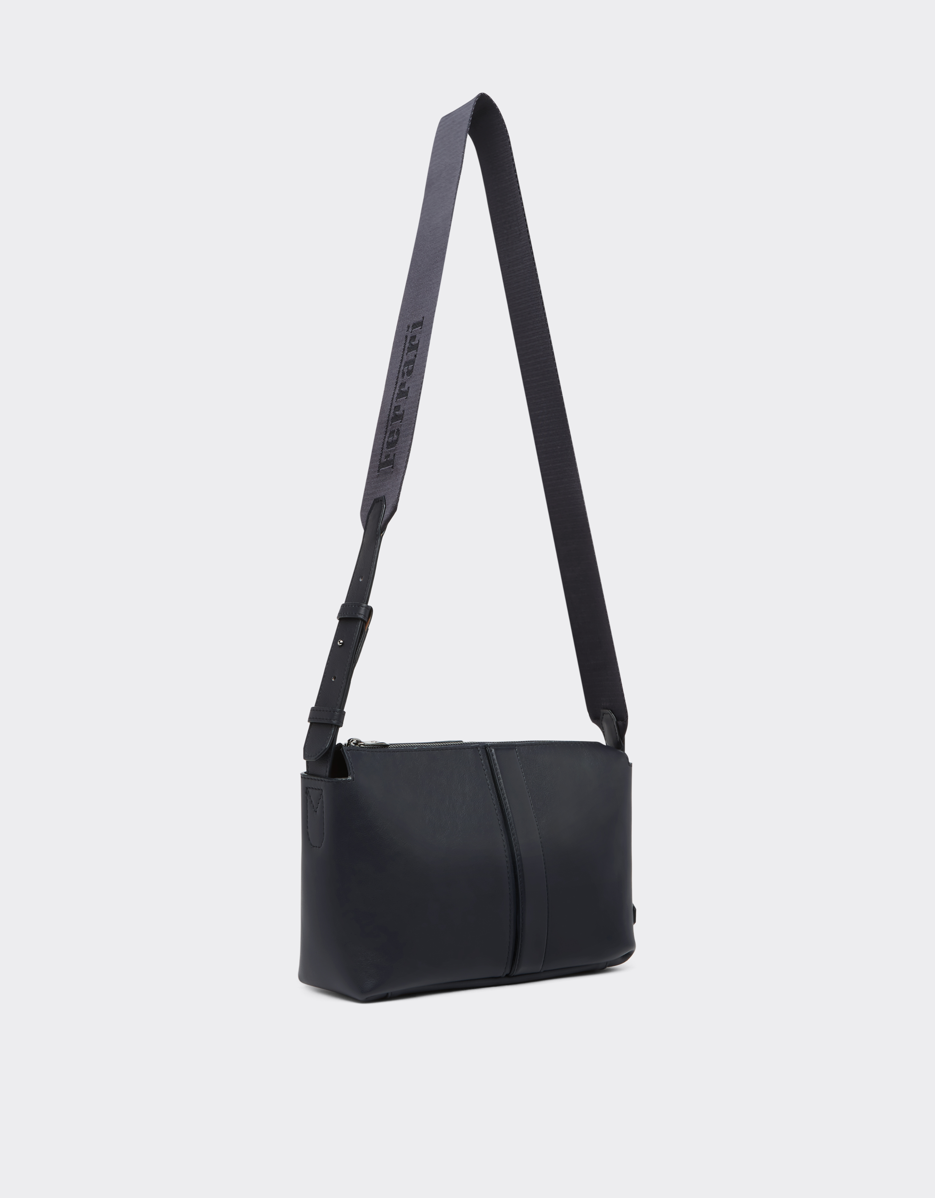 Ferrari Duffle Bag In Tumbled Leather In Navy