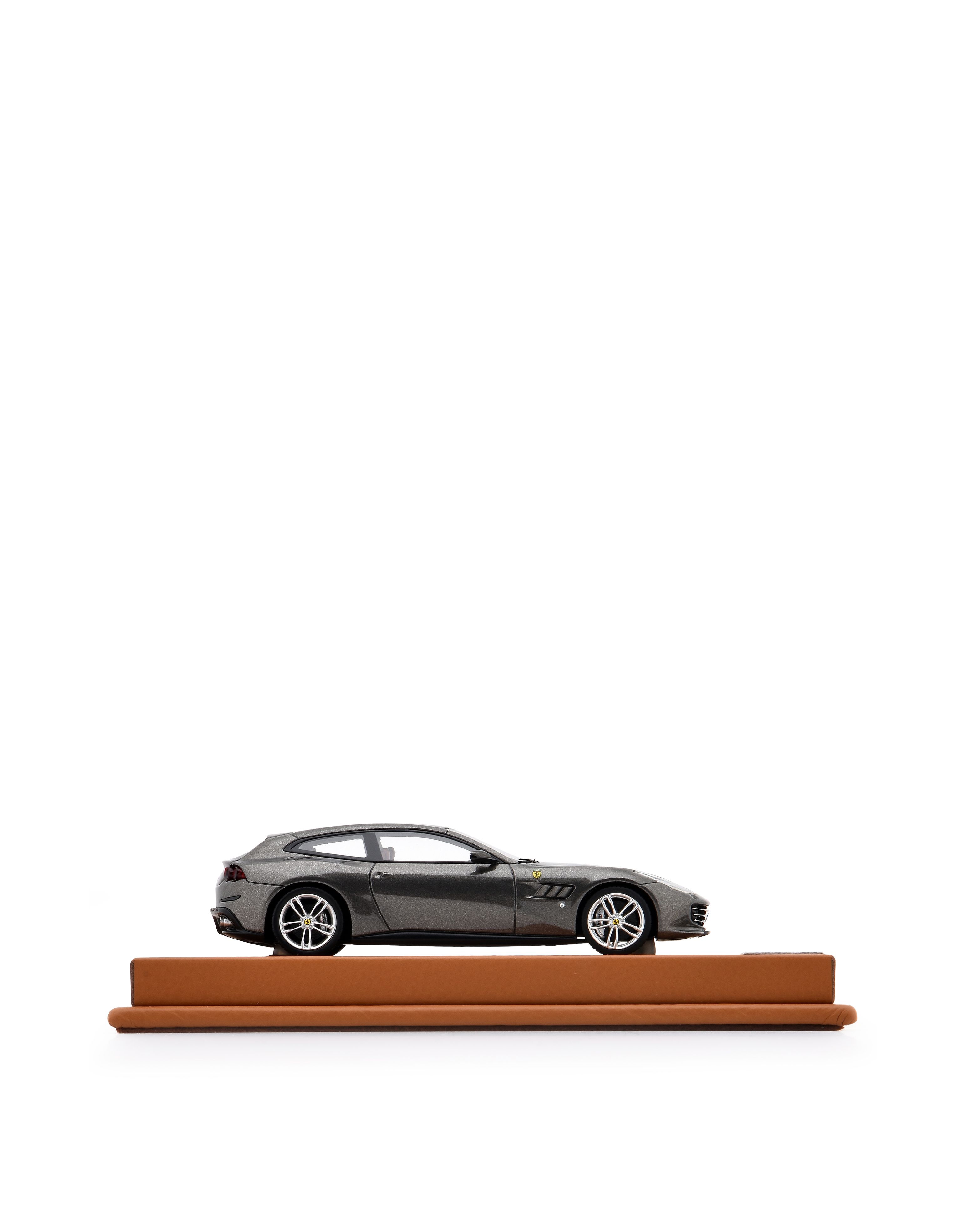 ミニカー Ferrari GTC4 Lusso Ferrari-GTC4_lusso_bianca_01.jpg