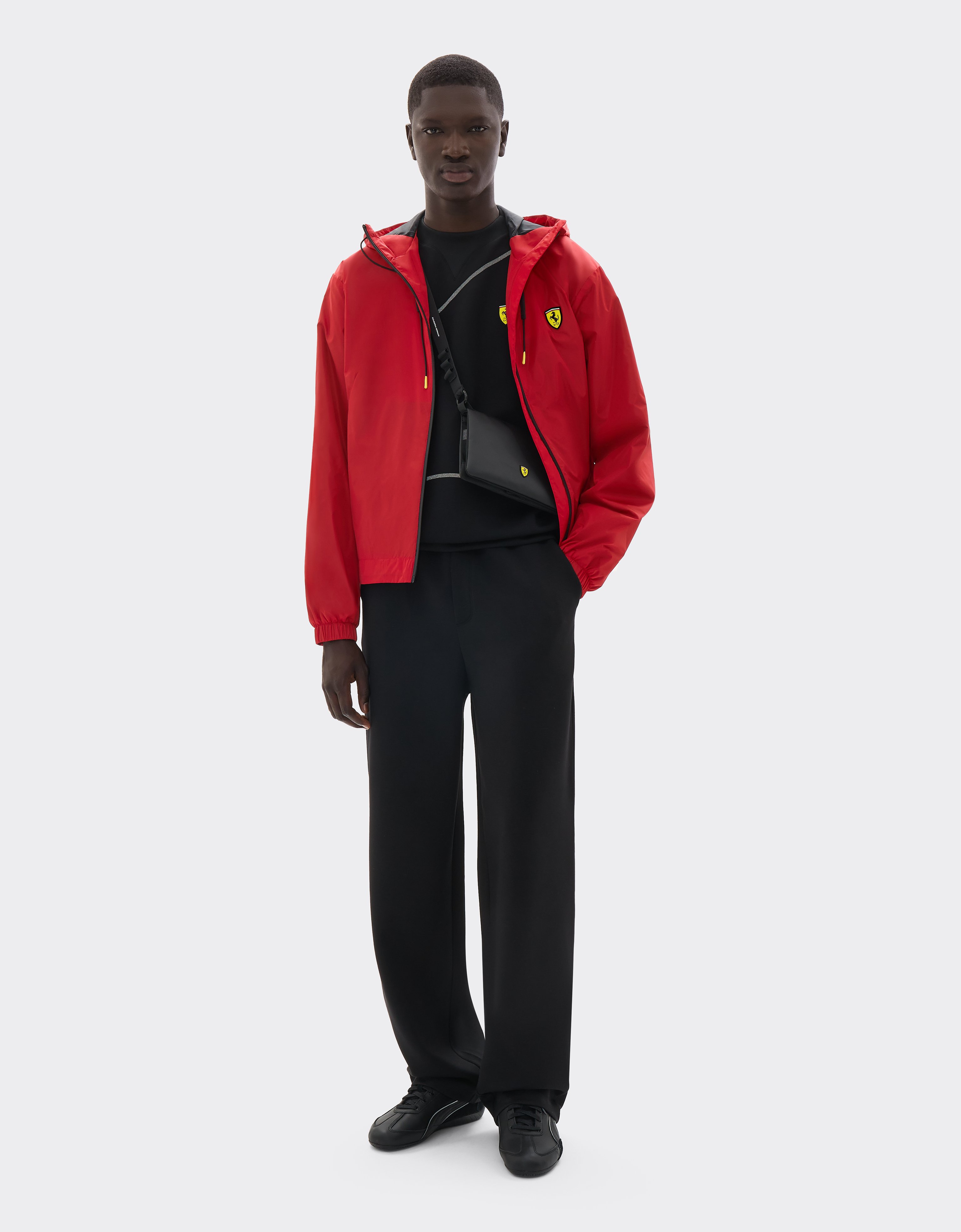  Ferrari Nylon-windjacke Mit Ferrari-wappen - Male Jacken & Outerwear Rosso S 