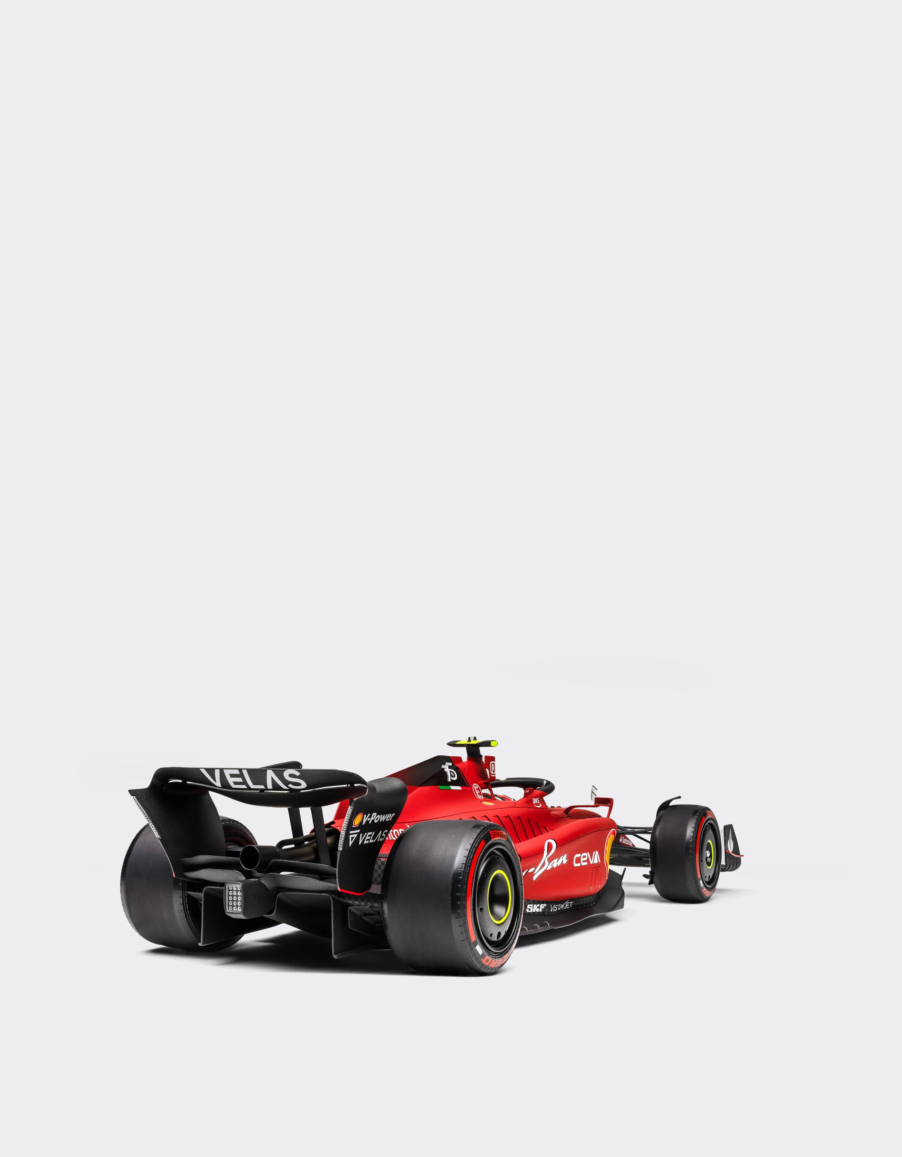  Ferrari 1:8 Scale Carlos Sainz Ferrari F1-75 Model -  F1 Models Red Os 