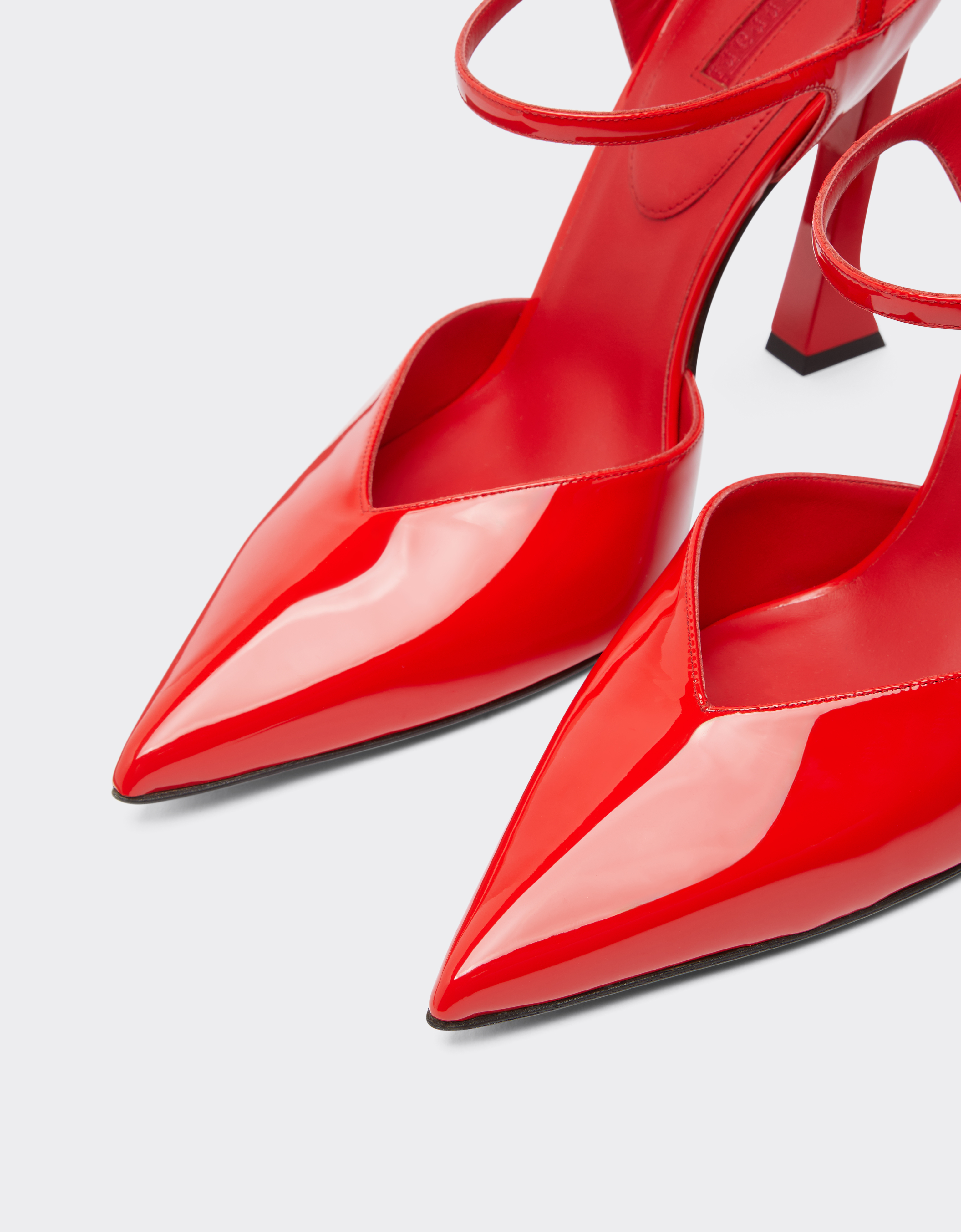 Ferrari Pump Shoe In Coated Leather In Rosso Dino