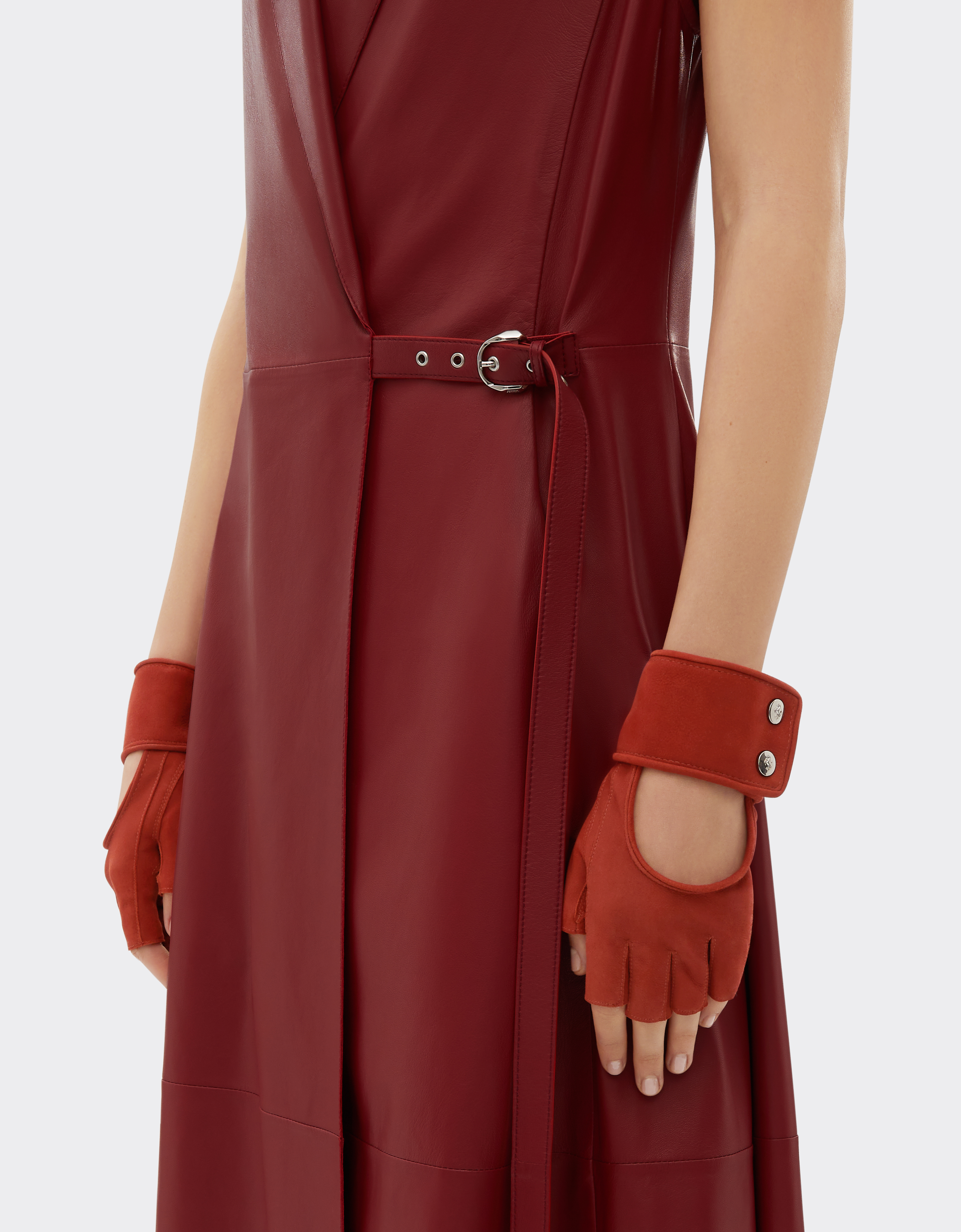 Ferrari Fingerless Gloves In Suede In Rust