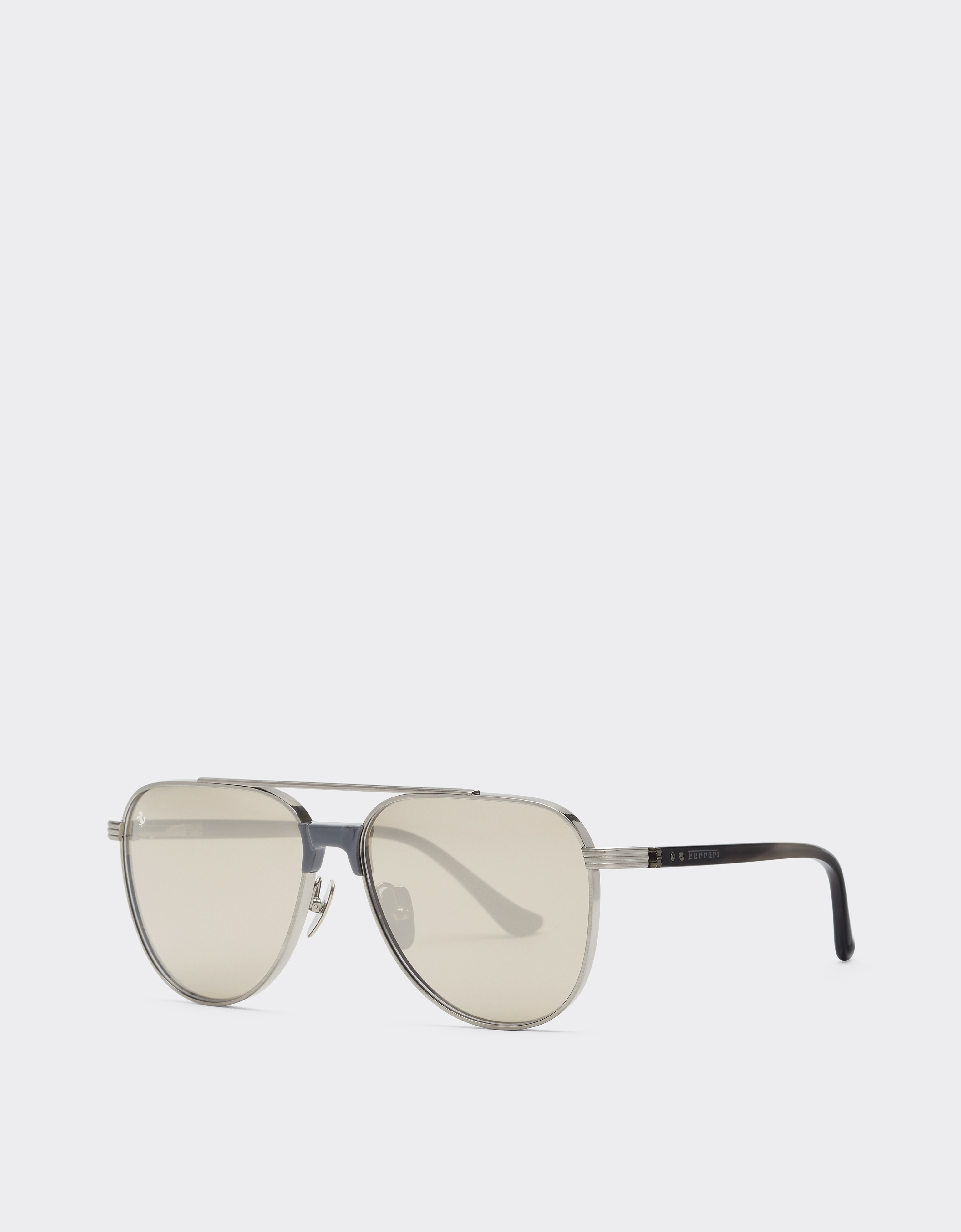  Ferrari Ferrari-sonnenbrille Aus  Gebürstetem Silberfarbenem Titan Und Acetat Mit Transparent-goldenen, Weiß Verspiegelten Gläsern - Male Sonnenbrillen Silver Os 